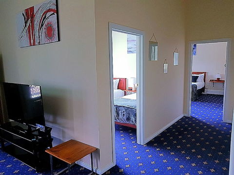 The Wharf Hotel Wynyard - Accommodation QLD 1