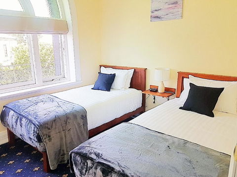 The Wharf Hotel Wynyard - Accommodation QLD 4