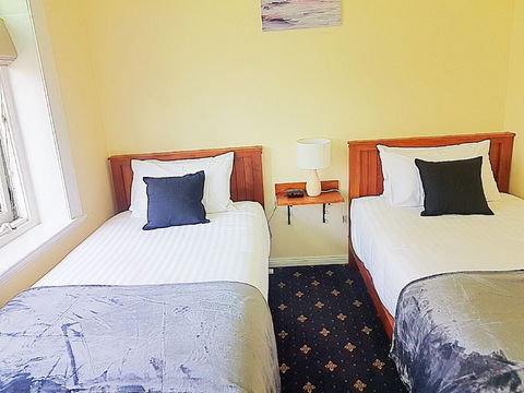 The Wharf Hotel Wynyard - Accommodation QLD 2