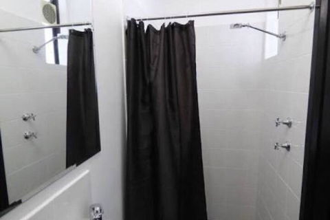 Australian Hotel - Accommodation QLD 2