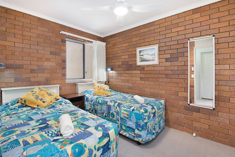 Joanne Apartments - Accommodation QLD 3
