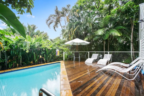 Port Douglas Cottage And Lodge - Accommodation QLD 4