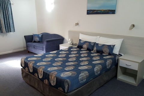 Shakespeare Motel - Accommodation QLD 2