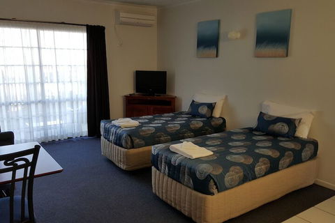 Shakespeare Motel - Accommodation QLD 4