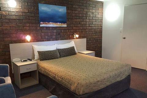 Shakespeare Motel - Accommodation QLD 6