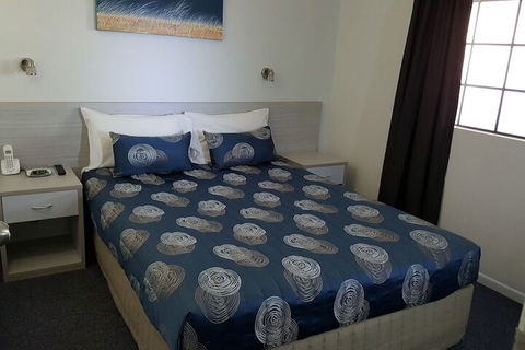 Shakespeare Motel - Accommodation QLD 7