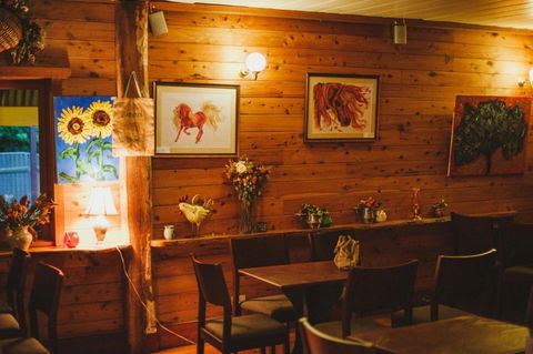 Gundaroo Colonial Inn - Accommodation QLD 6