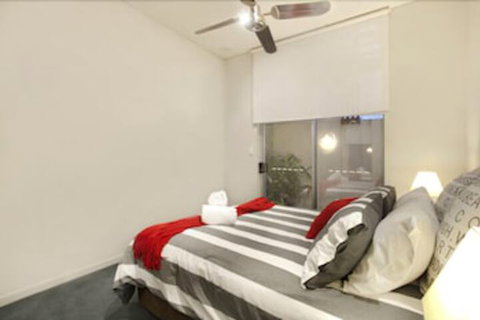 Lambert House - Accommodation QLD 1