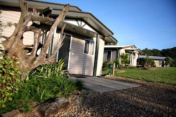 Yabbaloumba Retreat - Accommodation QLD 3