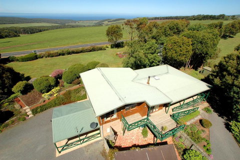 Johanna Green - Accommodation QLD 2