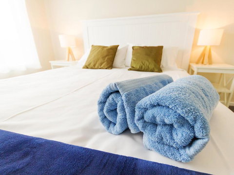 Catherine Lodge Farm Gate Cottages - Accommodation QLD 7