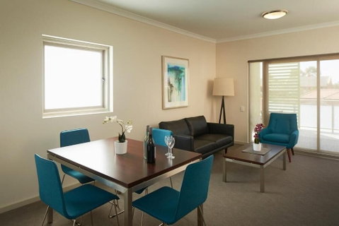 Baileys Serviced Apartments - Accommodation QLD 3