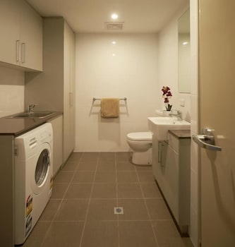 Baileys Serviced Apartments - Accommodation QLD 4