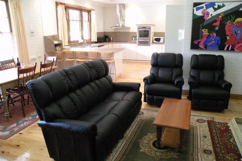 Pinkerton Hill Naracoorte - Accommodation QLD 5