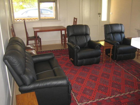 Showgrounds Cottage Naracoorte - Accommodation QLD 1