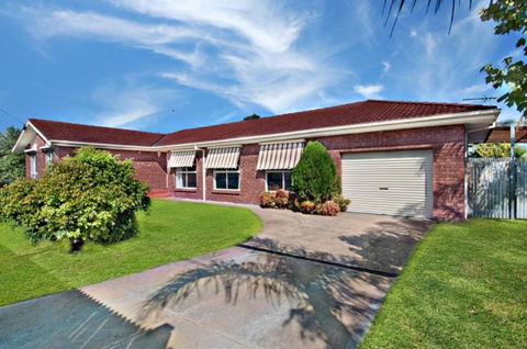 Skip Shop Splash - Accommodation QLD 1