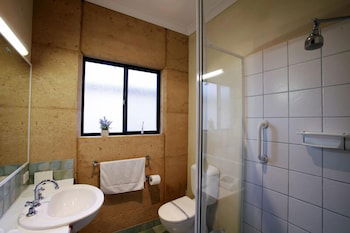 Whalers Cove Villas - Accommodation QLD 0