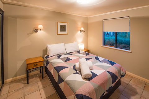 Whalers Cove Villas - Accommodation QLD 4