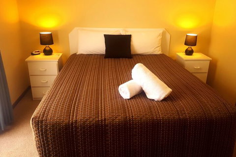 Centrepoint Motel - Accommodation QLD 6