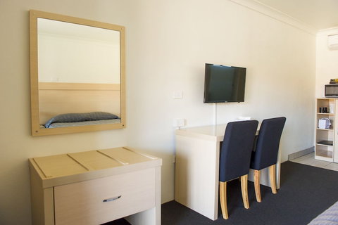 Cherry Blossom Motel - Accommodation QLD 2