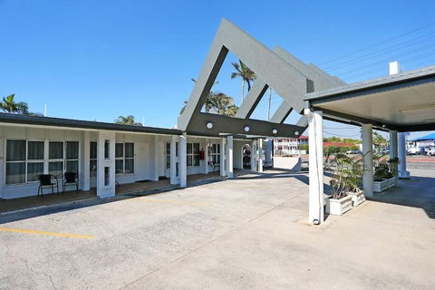 Q Express - Accommodation QLD 2