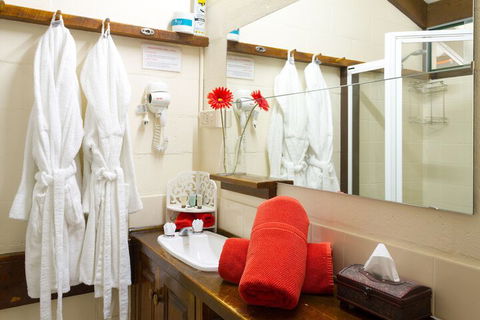 Blackheath Motor Inn - Accommodation QLD 6