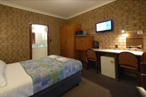 Pavlos Motel - Accommodation QLD 6