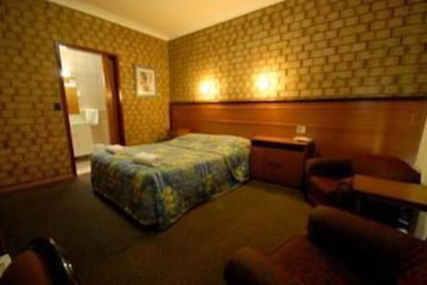 Pavlos Motel - Accommodation QLD 4