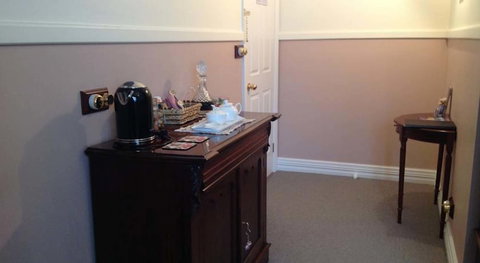 Walton House - Accommodation QLD 6