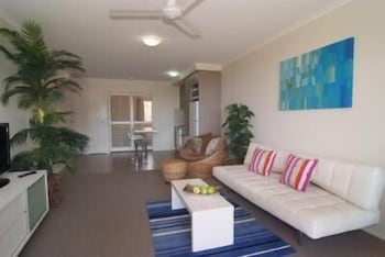 Airlie Central Apartments - Accommodation QLD 4