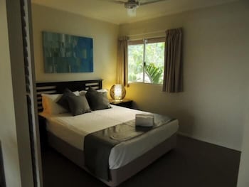 Airlie Central Apartments - Accommodation QLD 6