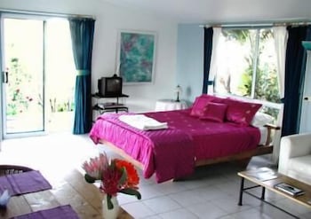 A Sacred Mountain Retreat - Accommodation QLD 2