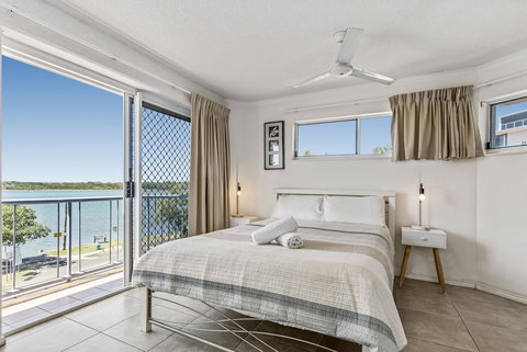 Reflections Holiday Apartments - Accommodation QLD 1