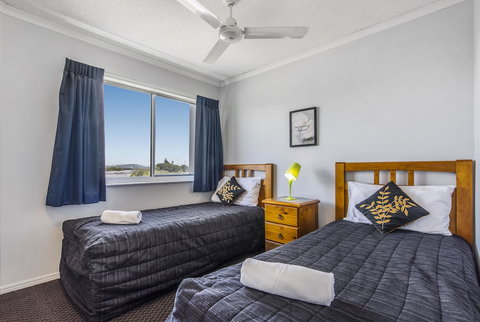 Reflections Holiday Apartments - Accommodation QLD 4