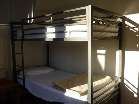 Blackheath Holiday Cabins - Accommodation QLD 1