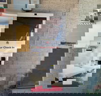 Crest Motor Inn - Accommodation QLD