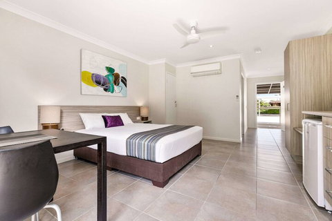 Econo Lodge Beachside - Accommodation QLD 5