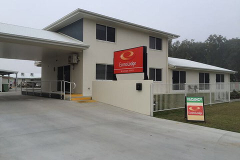 Econo Lodge Beachside - Accommodation QLD 3