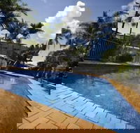 Rustys Motel - Accommodation QLD