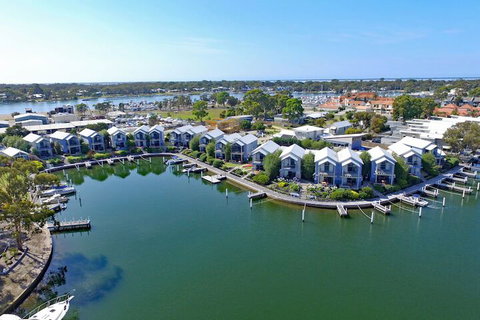 Captains Cove Resort - Accommodation QLD 1