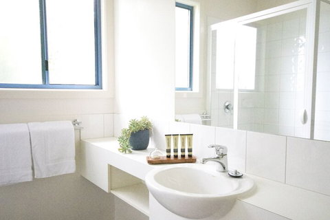 Captains Cove Resort - Accommodation QLD 6