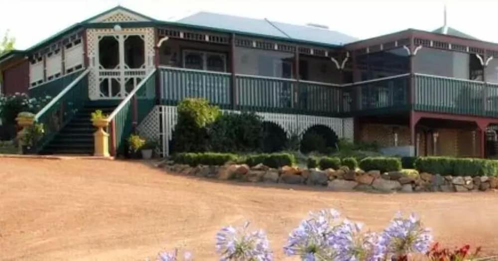 Hall ACT Accommodation QLD