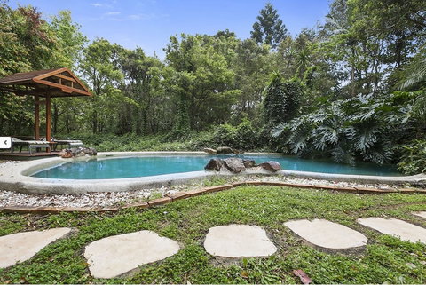 Lillypilly's Cottages & Day Spa - Accommodation QLD 4