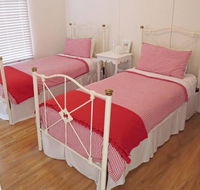 The Little Red Hen Bed  Breakfast - Accommodation QLD
