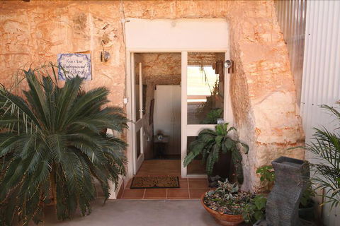 Underground Bed And Breakfast - Accommodation QLD 1