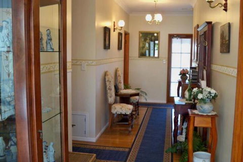 Johnstones On Oxley Bed & Breakfast - Accommodation QLD 2