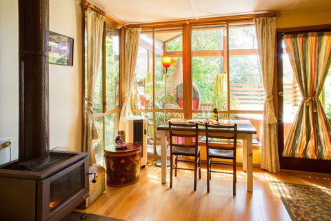 Arcadia Cottages - Accommodation QLD 3