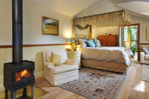 Arcadia Cottages - Accommodation QLD 4