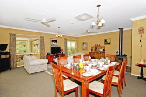 Wallaby Ridge Retreat - Accommodation QLD 6