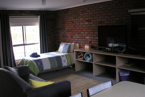 Coorrabin Motor Inn - Accommodation QLD 5